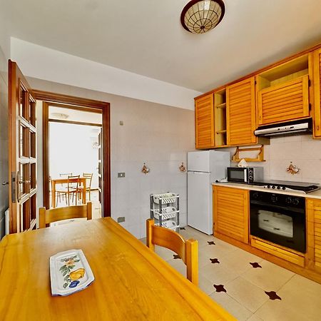 Holidaycasa Leone - Con Posto Auto A 200Mt Dal Mare Sperlonga Kültér fotó